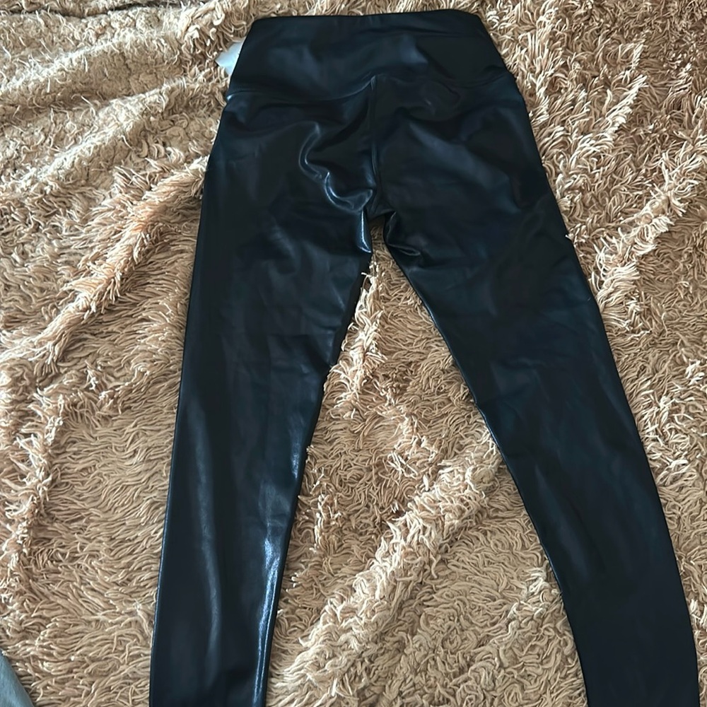 Barry’s Bootcamp High Waist Legging - Picture 4 of 5